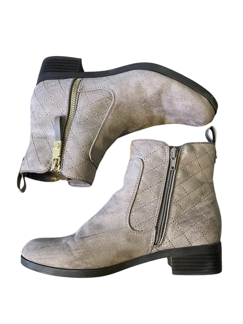 I4- Tan Tommy Hilfiger size 6.5M ankle boot